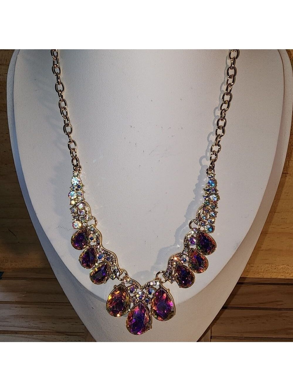 Beautiful Aurora Borealis Fashion Statement NWOT - Picture 3 of 8